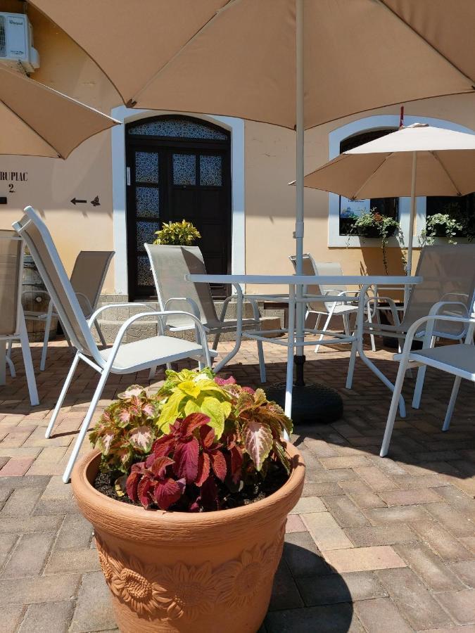 Horvath Fogado Panzio Hotel Szentendre Buitenkant foto