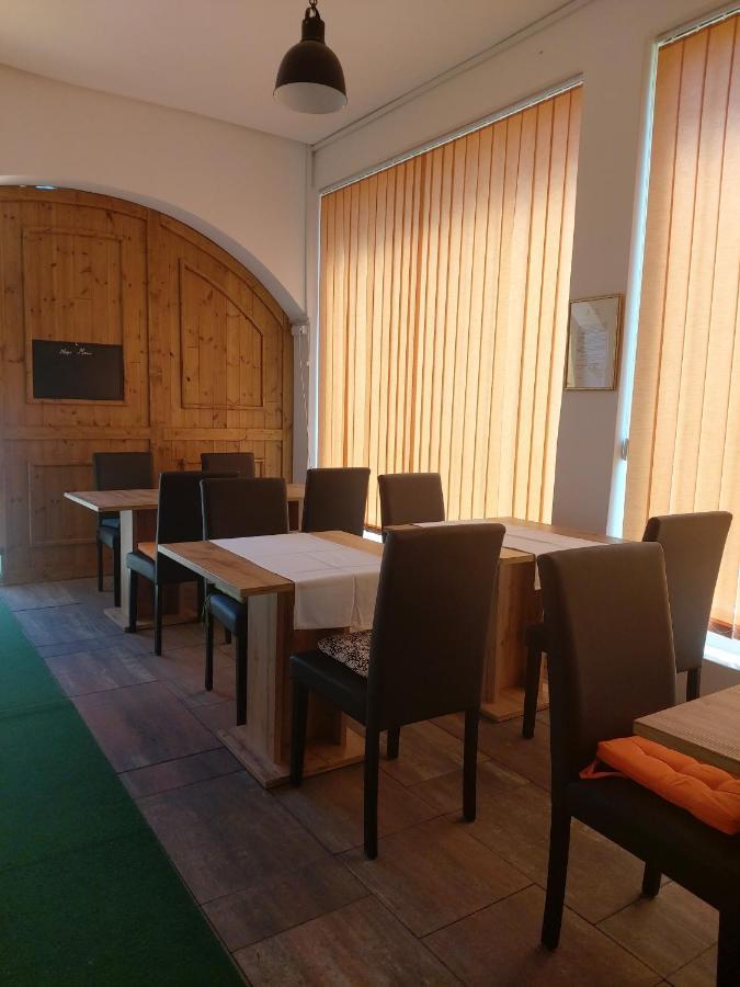Horvath Fogado Panzio Hotel Szentendre Buitenkant foto