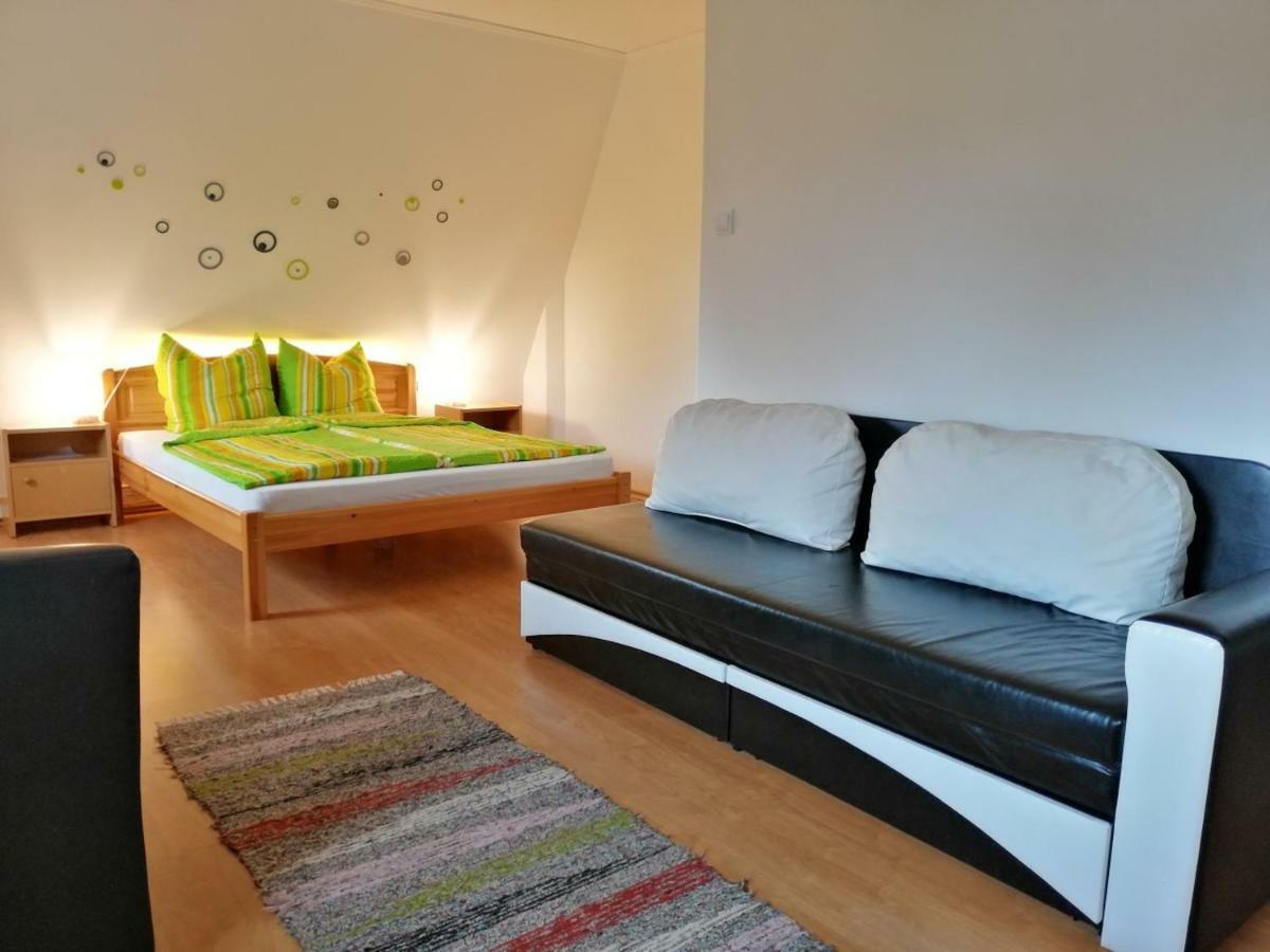 Horvath Fogado Panzio Hotel Szentendre Buitenkant foto